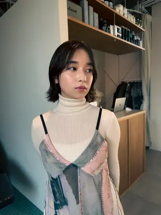 ミディアム 五屋 美咲のヘアスタイル