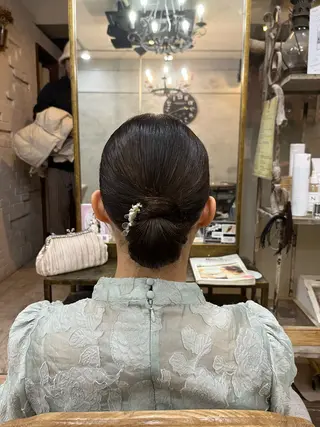 ミディアム ヘアアレンジ 艶髪/ハイトーン/ ヘアセット/モエノのヘアスタイル