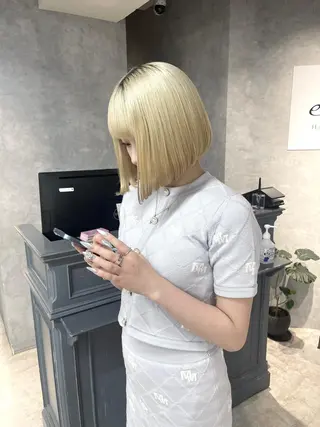 ショート カラー オフホワイトアンドなんば所属・福西 洋斗のヘアスタイル