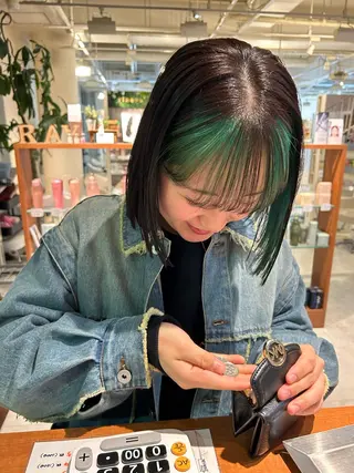 ショート カラー 小森 永のヘアスタイル