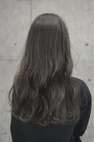 ロング カラー Lien所属・marika/透明感 カラー/レイヤーのヘアスタイル