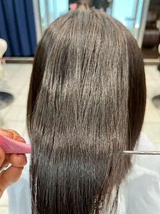 ミディアム アートディレクター 尾内 友美のヘアスタイル