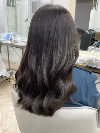 セミロング 髪質改善くすみカラー 🍀/石川大輔のヘアスタイル