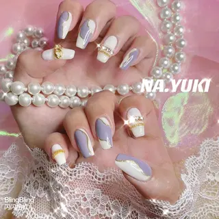 ネイル 🦋 Queenieのネイルデザイン