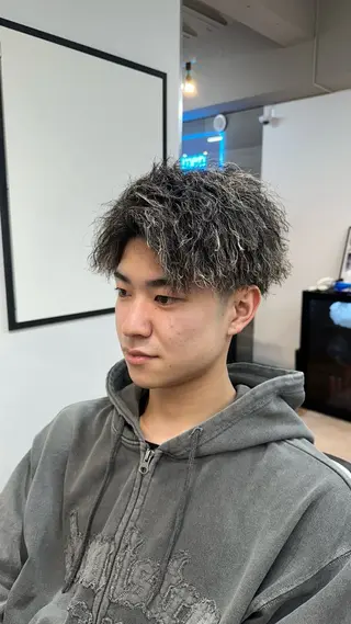 カラー パーマ メンズ 律喜/パーマ /メンズ/フェードのヘアスタイル