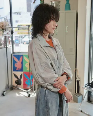 ミディアム パーマ (h)wim ウィムのヘアスタイル