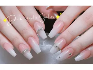 セミロング 戸井田 静香のネイルデザイン