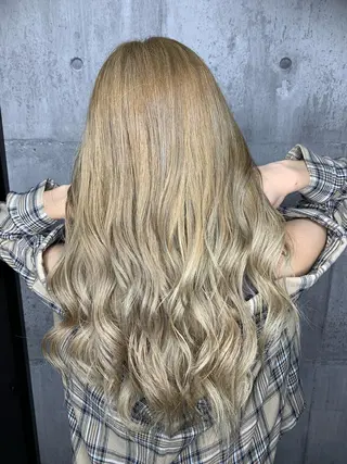 ロング Welila by haku所属・Yuuki ウェリラバイハクのヘアスタイル