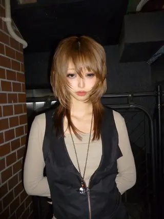 ミディアム カラー レイヤー/グランジ shunのヘアスタイル