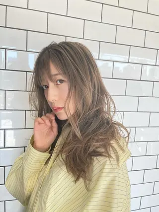 ミディアム tricca  AVEDA所属・Ishii Tsuyoshiのヘアスタイル