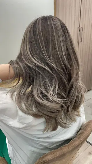 ロング gisele所属・小山 一之のヘアスタイル