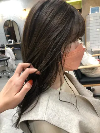 ロング カラー 細川 夕利亜のヘアスタイル