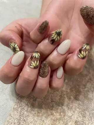 セミロング ネイル Parfum パルファンのネイルデザイン