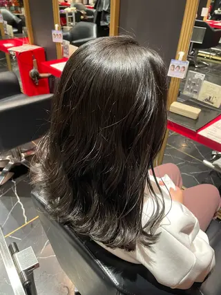 ミディアム 森 亜紗美のヘアスタイル
