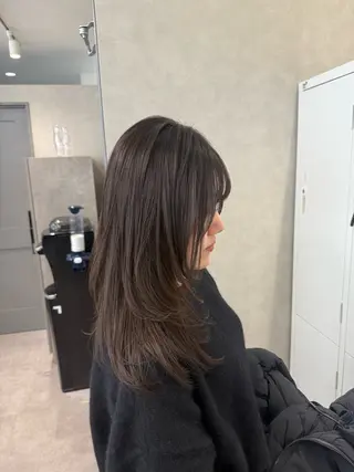 セミロング ニシカワ ユズミのヘアスタイル