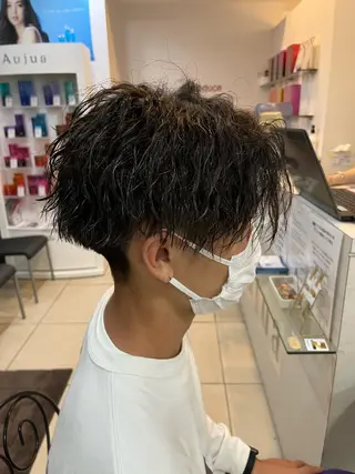 ミディアム パーマ メンズ 韓国風メンズ/毛流れ ヘアなら須田龍世のヘアスタイル