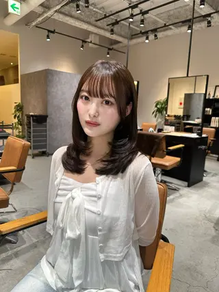 ミディアム カラー 韓国レイヤーカット 透明感カラー冨田那樹のヘアスタイル