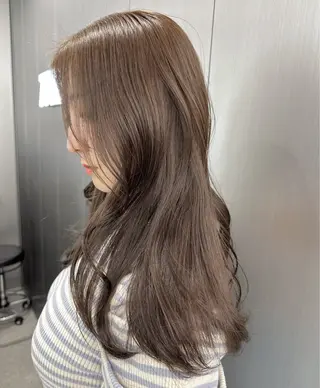 ロング カラー くすみミルクティー／ ブラウン🪡TOWAのヘアスタイル