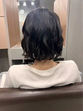 ショート パーマ aoba🩵/ボブ ×コテ巻き風パーマのヘアスタイル