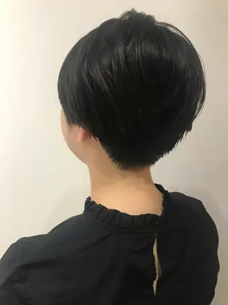 ショート pole/apartment所属・💓パーマ，💗 レイヤーカットのヘアスタイル