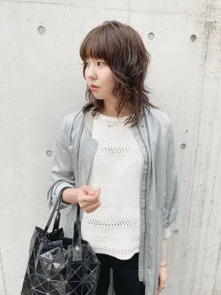 ミディアム 金田 夏野のヘアスタイル