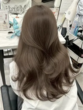 ロング 岡田 聖蘭のヘアスタイル