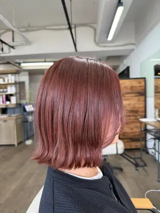 ミディアム 酒井 緋菜のヘアスタイル