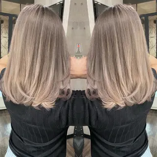 セミロング XELVE所属・Mika XELVEのヘアスタイル