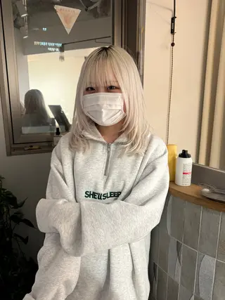 ミディアム カラー laff 新宿所属・切りっぱなしボブ レイヤー/縮毛矯正のヘアスタイル