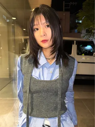 ミディアム レイヤー/顔周り/ Riku🪐のヘアスタイル