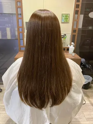 ロング カラー AInoa Sinon所属・吉田 茜のヘアスタイル