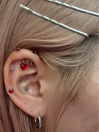 韓国レイヤー🪽 耳ツボジュエリーのヘアスタイル