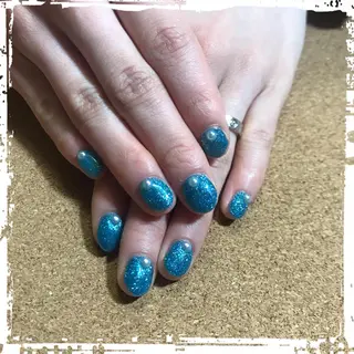 ネイル ECLAT エクラ所属・寺山 千鶴のネイルデザイン