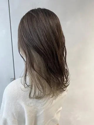 セミロング カラー M IIのヘアスタイル