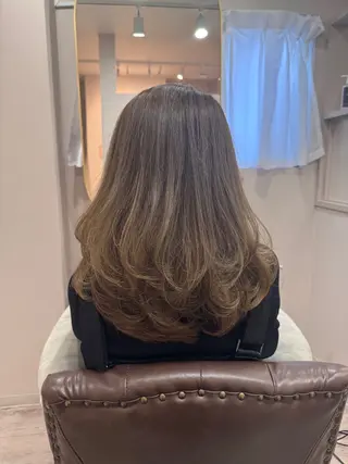 セミロング 白髪ぼかし脱白髪染め kaminowaのヘアスタイル