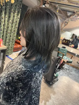 ミディアム カラー ravens デザインカラーのヘアスタイル