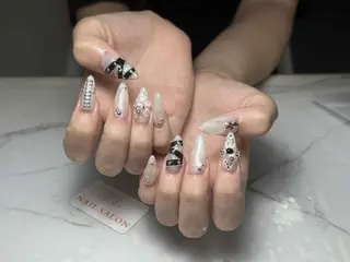 ネイル 💕鈴木ユリ パラジェル/オフ無料のネイルデザイン