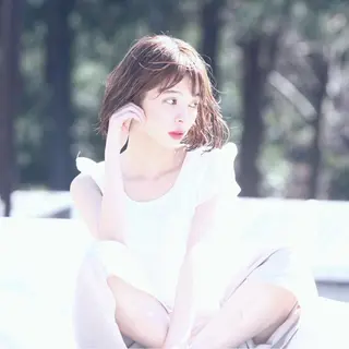 ショート カラー パーマ ヘアアレンジ 推し活専用 【派手髪】飯野ゆかりのヘアスタイル