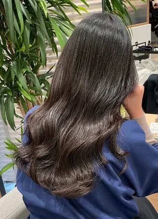 セミロング 💜艶髪カラー💜 🎶富川美希🎶のヘアスタイル