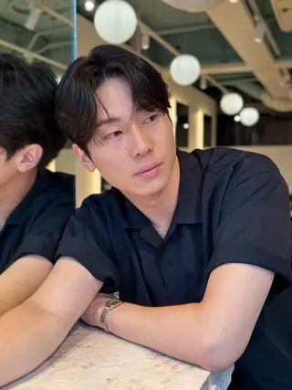 ショート パーマ メンズ メンズ職人/センター パート/富沢真斗のヘアスタイル