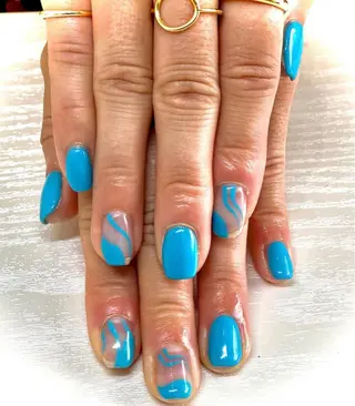 ショート GG houseのネイルデザイン