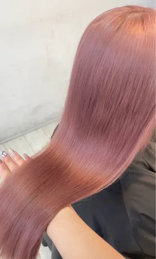 ロング カラー ブリーチ/髪質改善/ ハイトーン/暖色のヘアスタイル