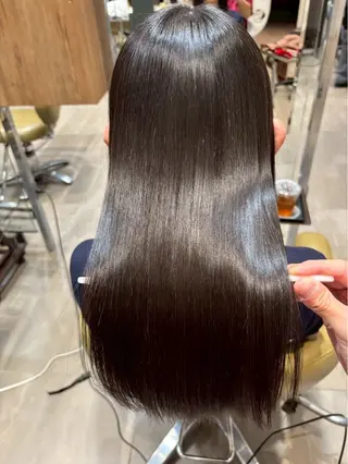 セミロング わだ まゆのヘアスタイル