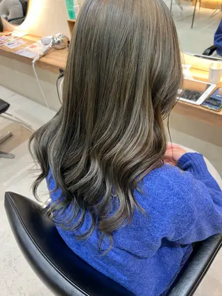 ロング カラー 🌈新田 みどり🌈のヘアスタイル