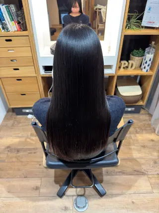 セミロング afloatkobe所属・美髪/髪質改善 川口凌弥のヘアスタイル