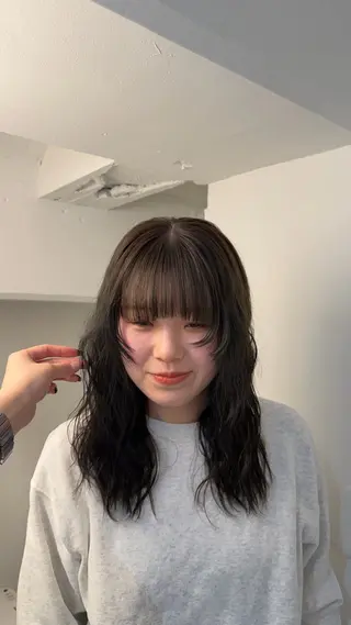 セミロング カラー Lomalia Rukaのヘアスタイル