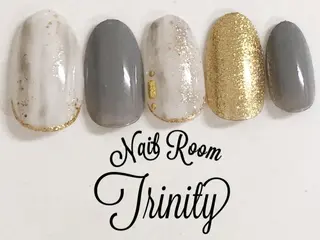 ネイル Trinity ネイリストスタッフのネイルデザイン