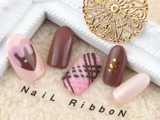 ネイル ネイルリボン 受付スタッフのネイルデザイン