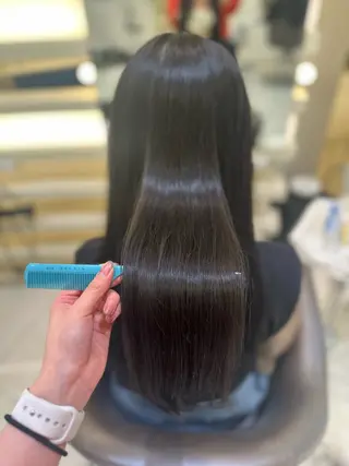 ロング カラー タイトボブ個性派カラ ーAKANEのヘアスタイル