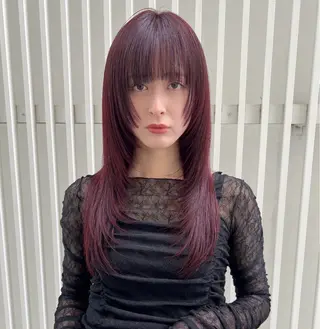 ロング カラー TOMOYAレイヤー ブリーチ縮毛矯正のヘアスタイル